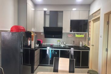 Kulai / Bandar Putra/ D'Putra Suites / Service Apartment 