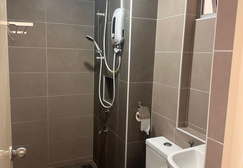 Kulai / Bandar Putra/ D'Putra Suites / Service Apartment 