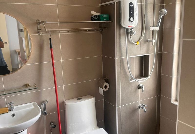 Kulai / Bandar Putra/ D'Putra Suites / Service Apartment 