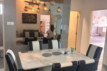 Kulai / Bandar Putra/ D'Putra Suites / Service Apartment 