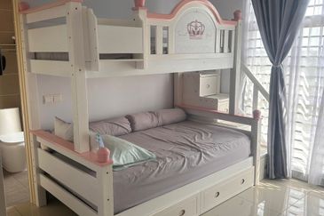 Kulai / Bandar Putra/ D'Putra Suites / Service Apartment 