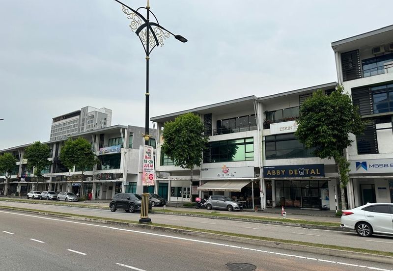  Johor Bahru / Jalan Southkey / 3 Storey Shoplots