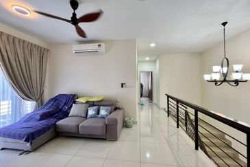 Kulai / Bandar Indahpura / Jalan Iris / Raintree Residences /  ~2 Storey Cluster House