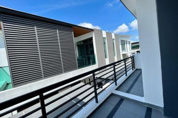 Kulai / Bandar Indahpura / Jalan Iris / Raintree Residences /  ~2 Storey Cluster House