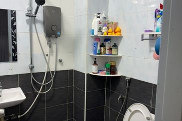 Skudai / Taman Seri Orkid / Double Storey Terrace House