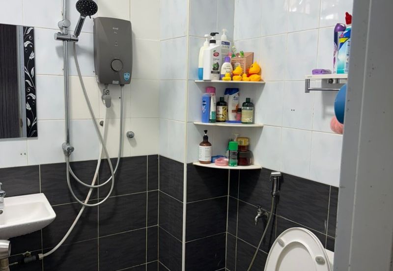 Skudai / Taman Seri Orkid / Double Storey Terrace House