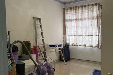 Skudai / Taman Seri Orkid / Double Storey Terrace House