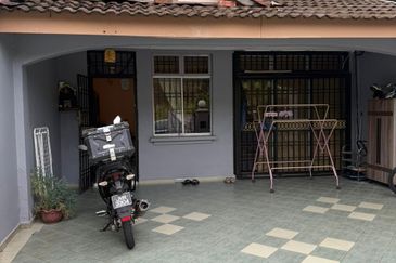 Skudai / Taman Seri Orkid / Double Storey Terrace House