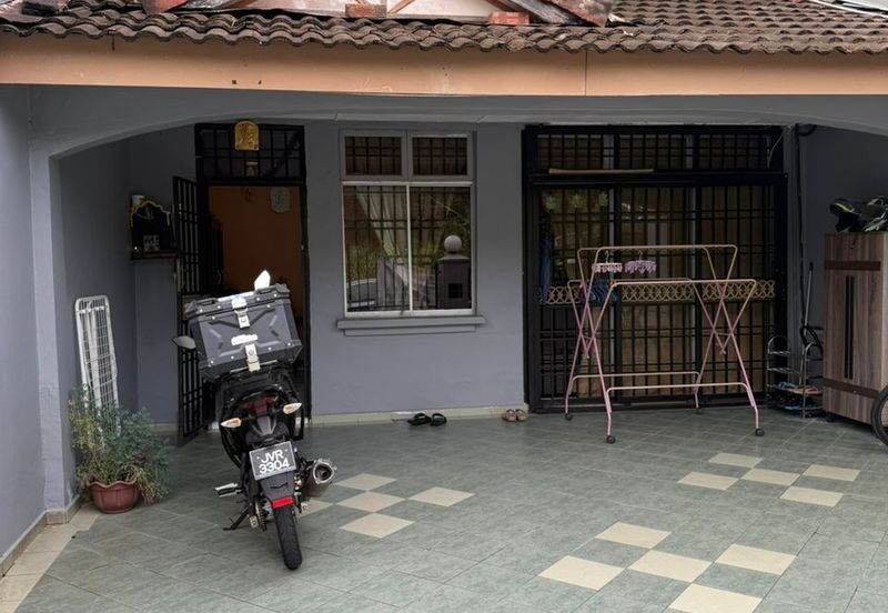 Skudai / Taman Seri Orkid / Double Storey Terrace House