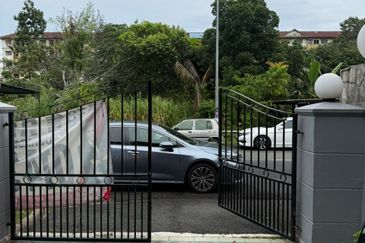 Skudai / Taman Seri Orkid / Double Storey Terrace House