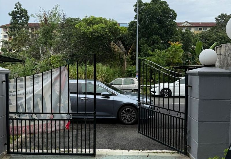 Skudai / Taman Seri Orkid / Double Storey Terrace House