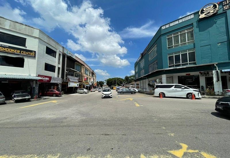 Skudai / Nusa Bestari / Jalan Nb2 / 3 Storey Shoplot Corner / Facing Main Road