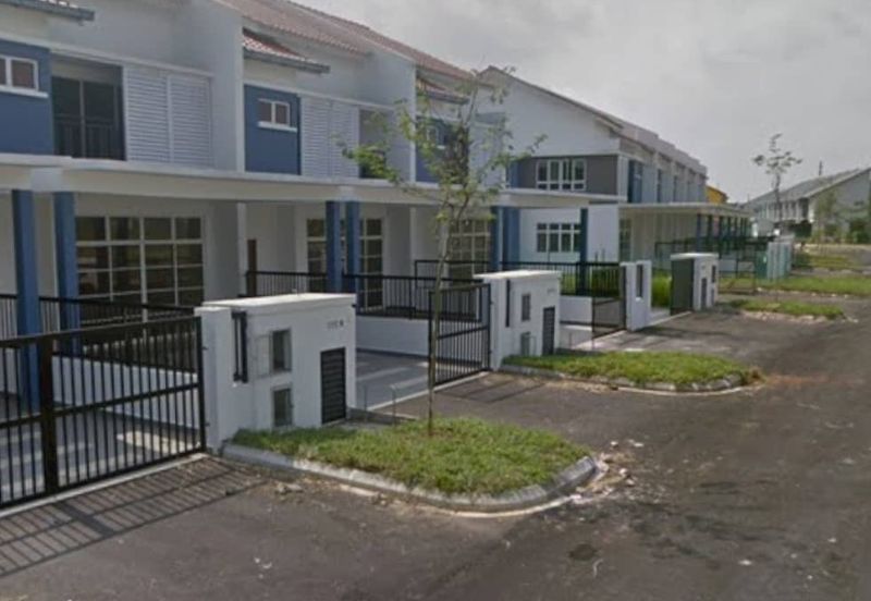 Gelang Patah/ Nusantara Prima / Jalan Prima 3x / 2 Storey Terrace House / Unblock view  Facing garden