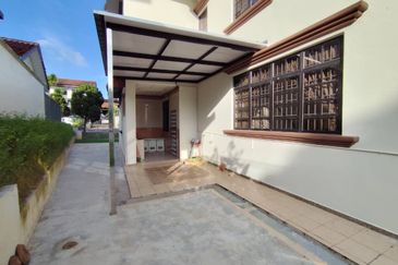 Senai / Jalan anak bukit / Bungalow House