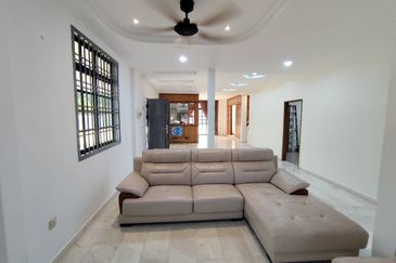 Senai / Jalan anak bukit / Bungalow House