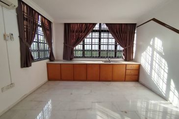 Senai / Jalan anak bukit / Bungalow House