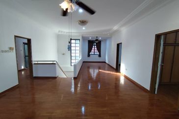 Senai / Jalan anak bukit / Bungalow House