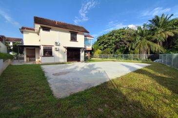 Senai / Jalan anak bukit / Bungalow House