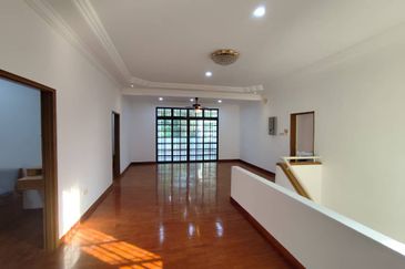 Senai / Jalan anak bukit / Bungalow House