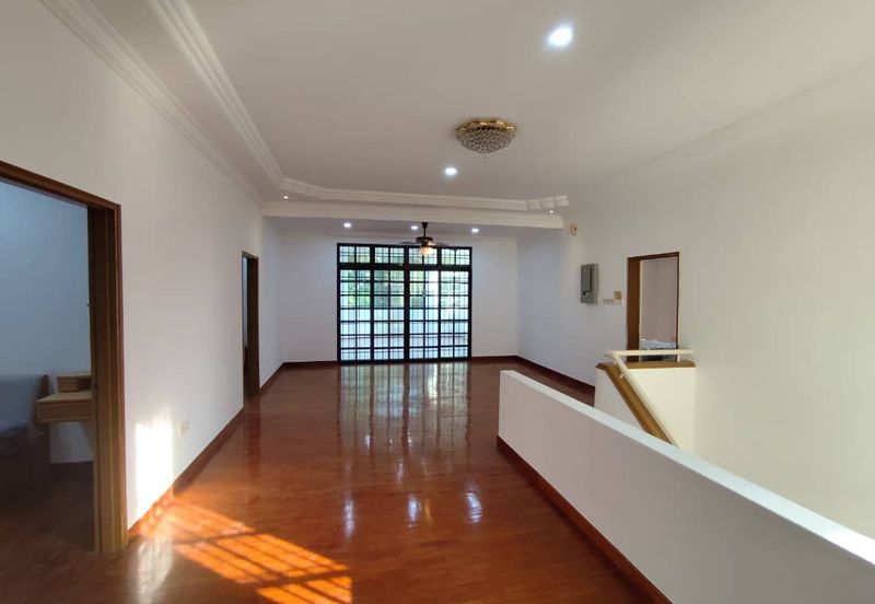 Senai / Jalan anak bukit / Bungalow House
