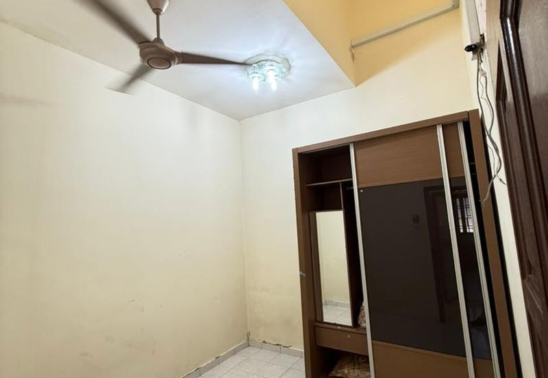 Kulai / Bandar Putra / Jalan Tiong / Single Storey Terrace House / Unblock View Unit