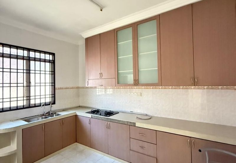 Kulai / Bandar Putra / Jalan Tiong / Single Storey Terrace House / Unblock View Unit