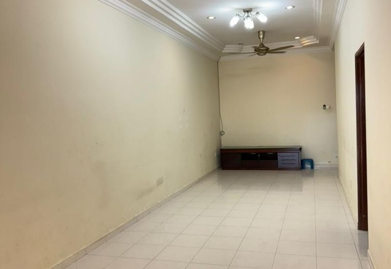 Kulai / Bandar Putra / Jalan Tiong / Single Storey Terrace House / Unblock View Unit