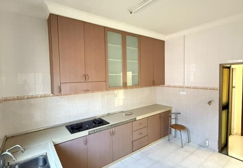 Kulai / Bandar Putra / Jalan Tiong / Single Storey Terrace House / Unblock View Unit