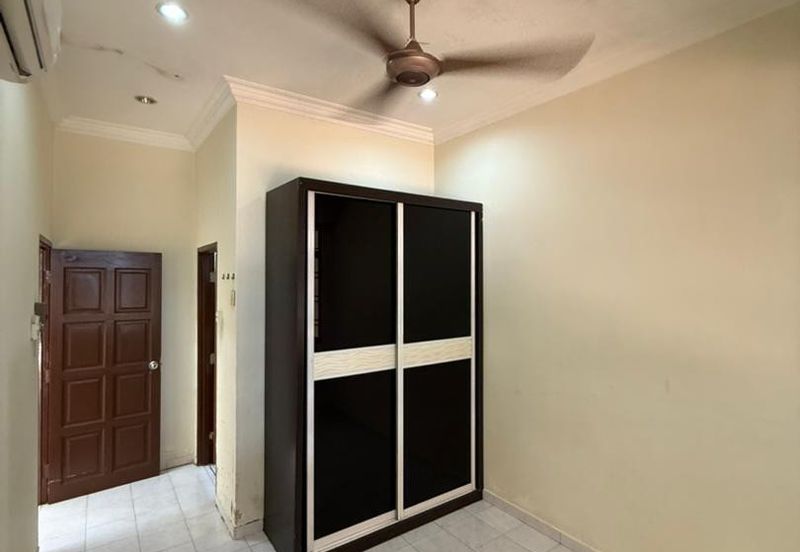 Kulai / Bandar Putra / Jalan Tiong / Single Storey Terrace House / Unblock View Unit