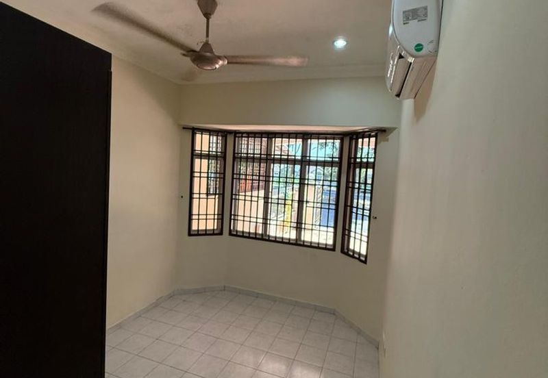 Kulai / Bandar Putra / Jalan Tiong / Single Storey Terrace House / Unblock View Unit
