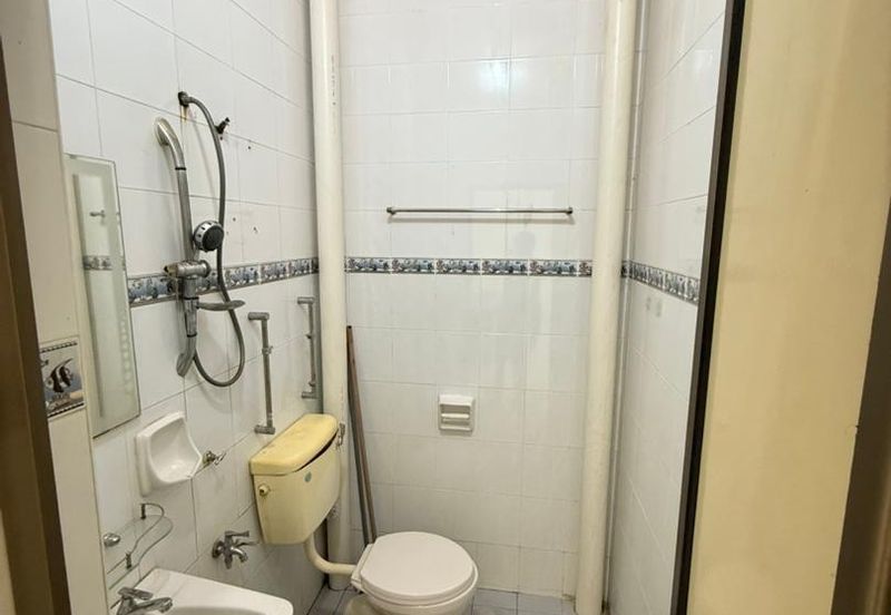 Kulai / Bandar Putra / Jalan Tiong / Single Storey Terrace House / Unblock View Unit