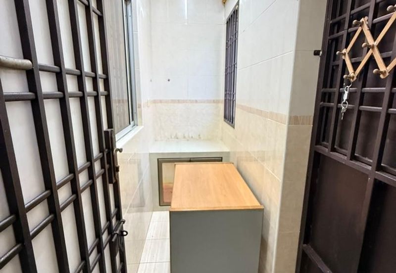 Kulai / Bandar Putra / Jalan Tiong / Single Storey Terrace House / Unblock View Unit