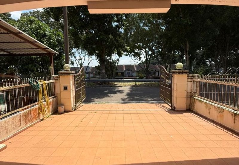 Kulai / Bandar Putra / Jalan Tiong / Single Storey Terrace House / Unblock View Unit
