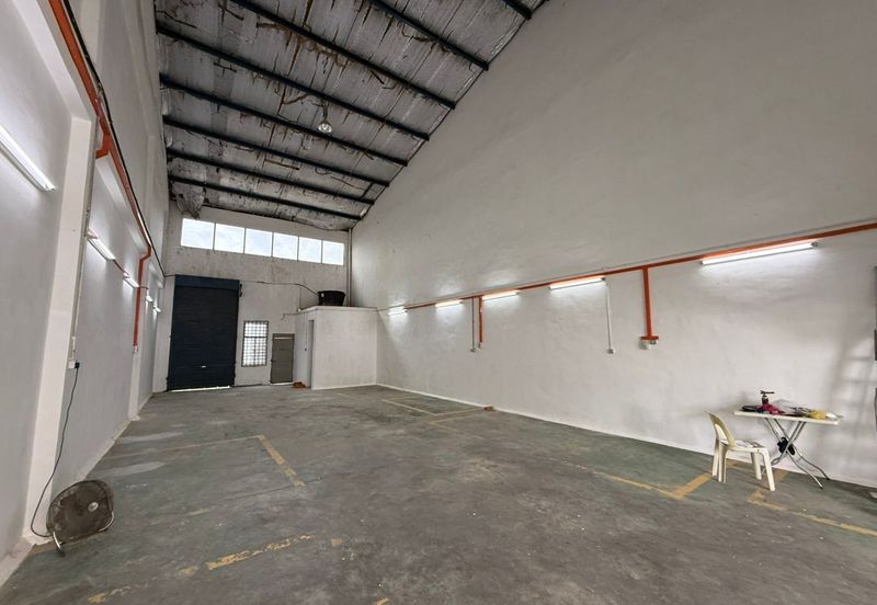 Kulai / Taman Perindustrian Timur / 1.5 storey corner lot factory  