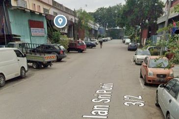 Kulai / Taman Putri Kulai / Sri Putri 3 / 1.5 storey terrace factory 