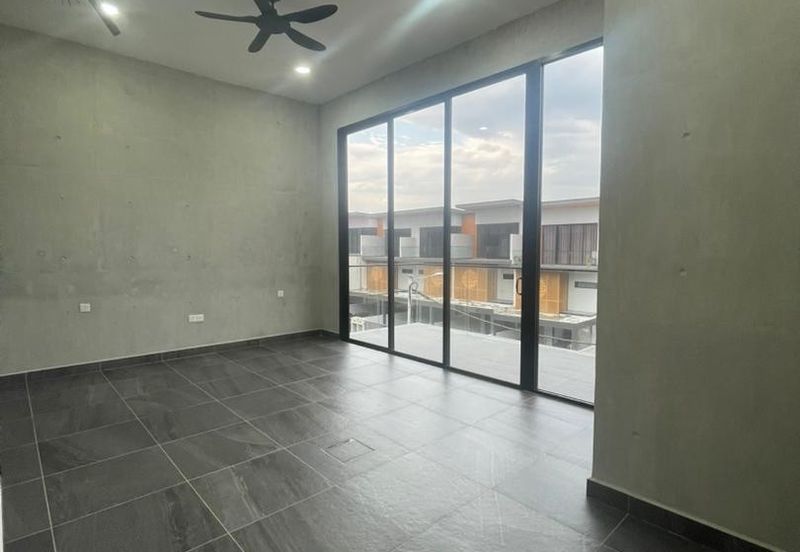 Kulai / Bandar Putra / Bukit Seni / D’Art Hill Residence / 2.5 Storey House End Lot / Brand New Unit