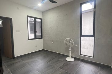 Kulai / Bandar Putra / Bukit Seni / D’Art Hill Residence / 2.5 Storey House End Lot / Brand New Unit