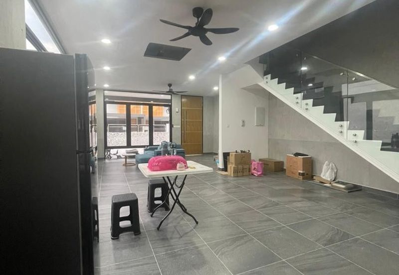 Kulai / Bandar Putra / Bukit Seni / D’Art Hill Residence / 2.5 Storey House End Lot / Brand New Unit