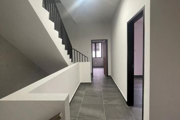 Kulai / Bandar Putra / Bukit Seni / D’Art Hill Residence / 2.5 Storey House End Lot / Brand New Unit