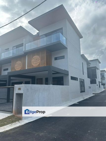 Kulai / Bandar Putra / Bukit Seni / D’Art Hill Residence / 2.5 Storey House End Lot / Brand New Unit, Johor, Kulai