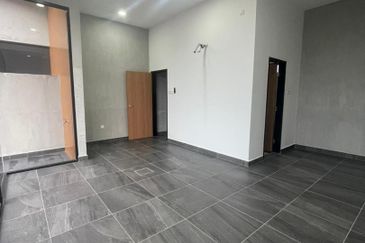 Kulai / Bandar Putra / Bukit Seni / D’Art Hill Residence / 2.5 Storey House End Lot / Brand New Unit