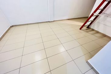 Kulai / Taman Sri Kulai Baru / 2 Storey Terrace House Renovated unit 