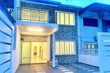 Kulai / Taman Sri Kulai Baru / 2 Storey Terrace House Renovated unit 