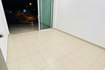 Kulai / Taman Sri Kulai Baru / 2 Storey Terrace House Renovated unit 