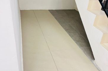 Kulai / Taman Sri Kulai Baru / 2 Storey Terrace House Renovated unit 