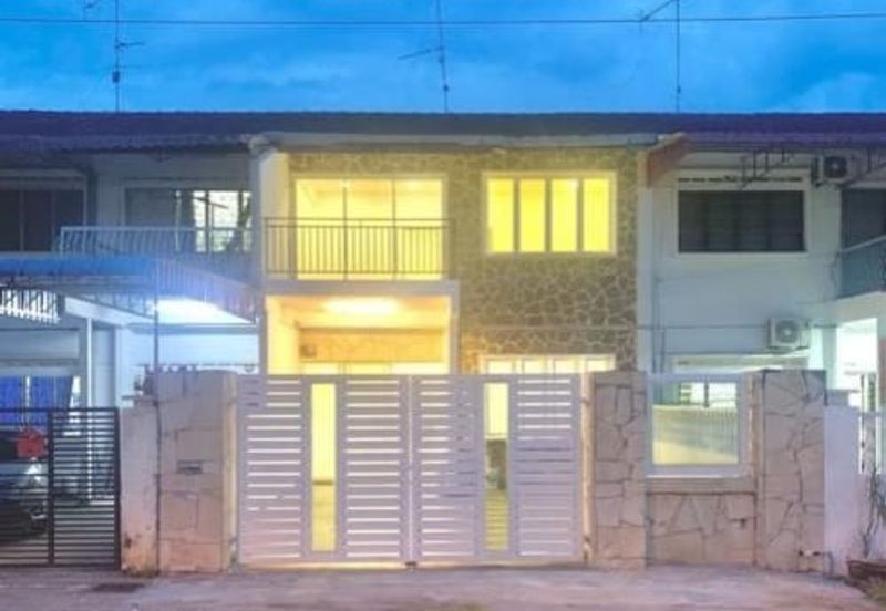Kulai / Taman Sri Kulai Baru / 2 Storey Terrace House Renovated unit 