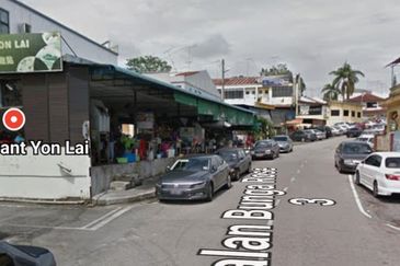 Kulai / Taman Sri Kulai Baru / 2 Storey Terrace House Renovated unit 