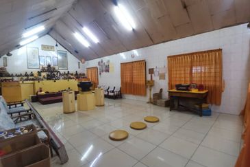 Johor Bahru / Taman Johor Jaya / Jalan Anggerik / Single Storey Terrace House ✅Corner Lot 