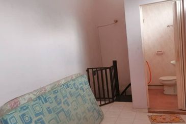 Johor Bahru / Taman Johor Jaya / Jalan Anggerik / Single Storey Terrace House ✅Corner Lot 