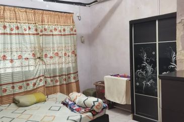 Johor Bahru / Taman Johor Jaya / Jalan Anggerik / Single Storey Terrace House ✅Corner Lot 